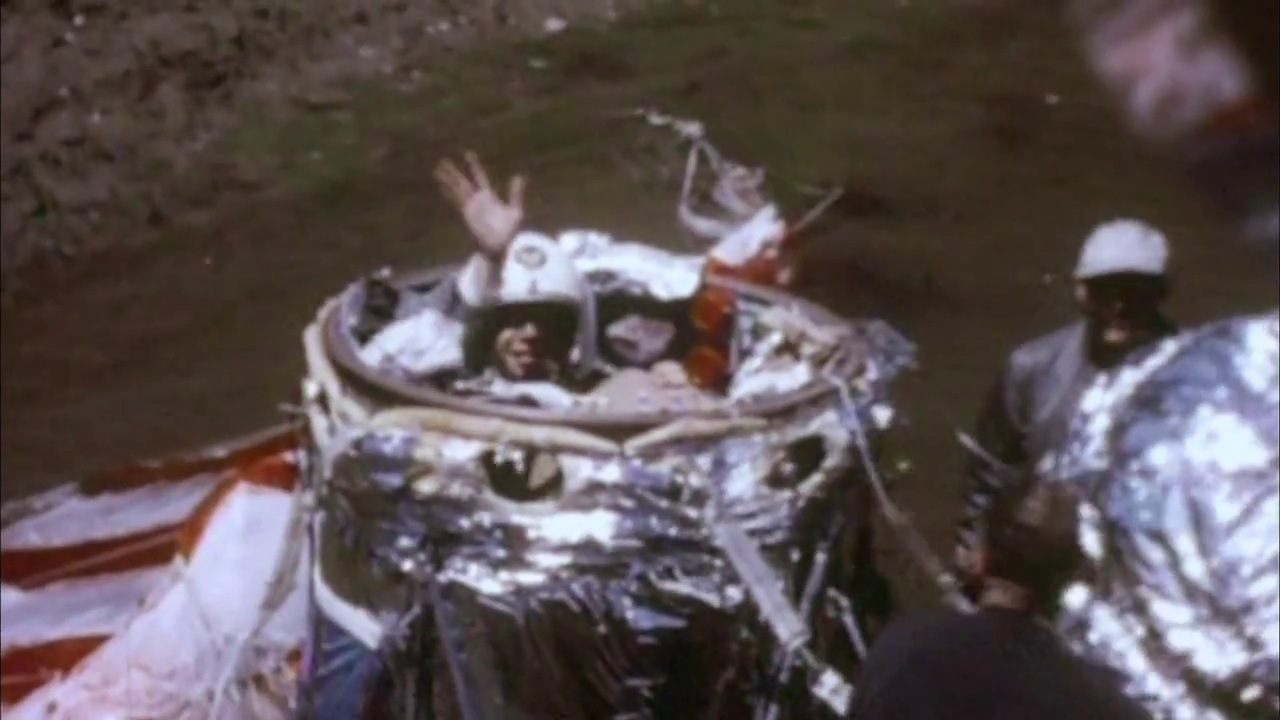 Kittinger salute the cameraman after landing with the capsule at Indian Creek, Minnesota (Image: USAF)