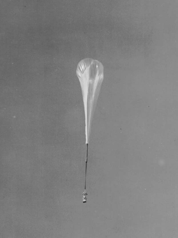 Initial ascent phase to the stratosphere of STRATOSCOPE carried by a stratospheric balloon