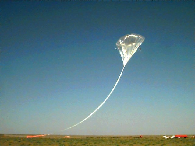 The balloon ascending to take the payload. That was probably the moment on which it developed a leak. Copyright: NOAA - LACE project