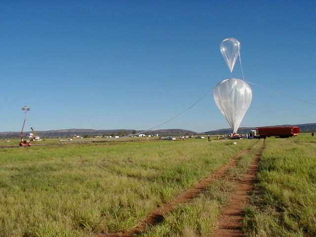 ULDB balloon a few minutes before the launch.