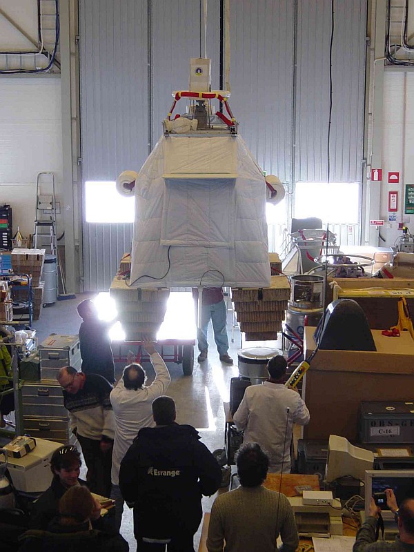 The gondola is hung up inside the payload integration building in ESRANGE