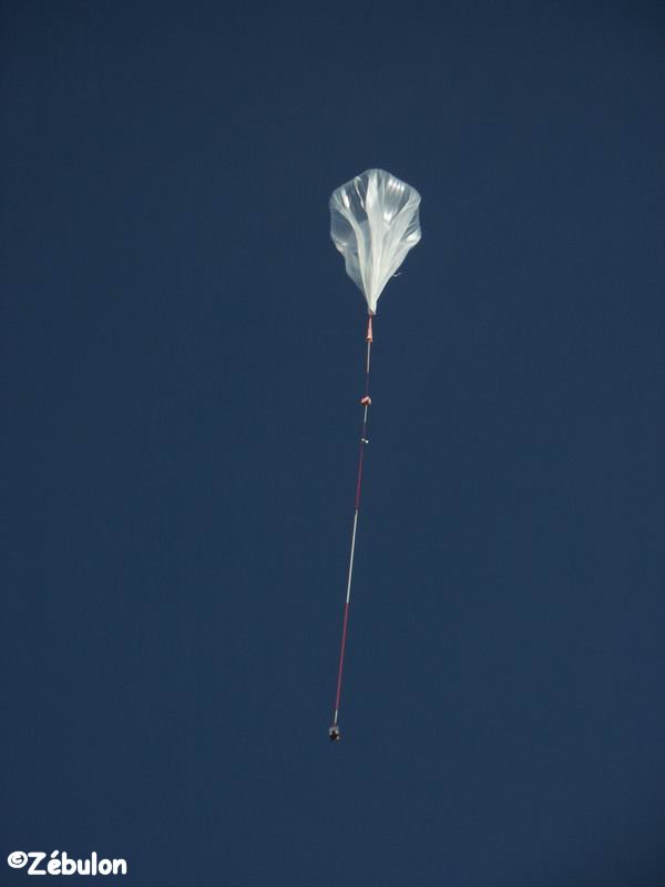 The main balloon start the ascent