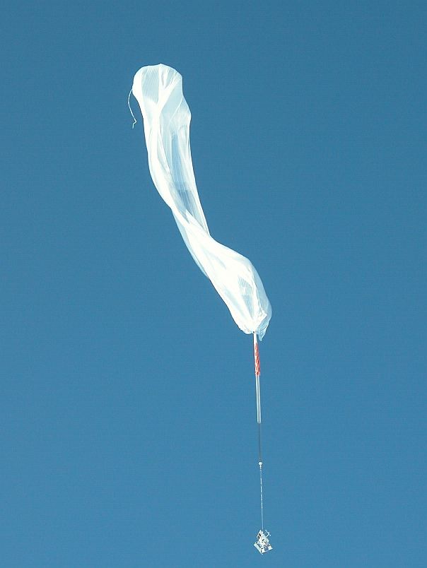 View of the initial ascent phase, the balloon have a abnormal shape (Courtesy: Scott Nutter)