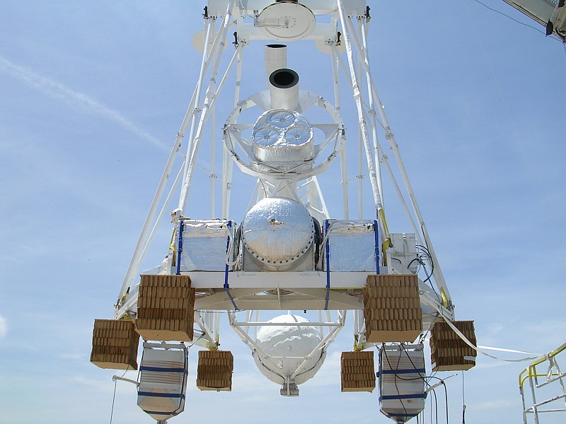 Front view of the instrument minutes before the launch. Copyright: HEFT team