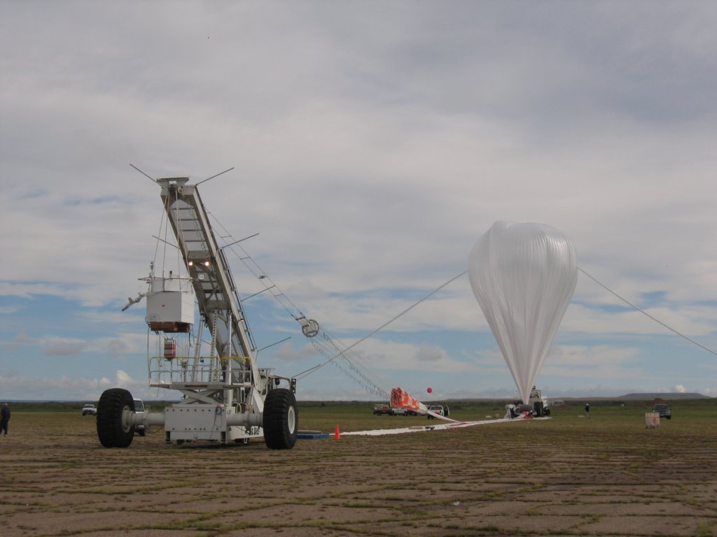View of the flight line including the full inflated balloon, minutes before the launch
