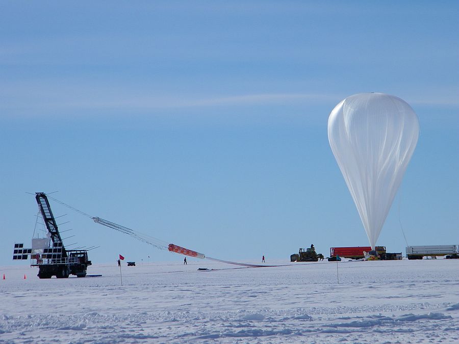 The balloon fully inflated near to be released (Image: CREAM team)