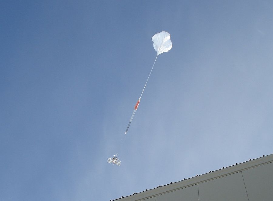 The balloon while ascending just over the LDB buildings (IMAGE: BARREL team)