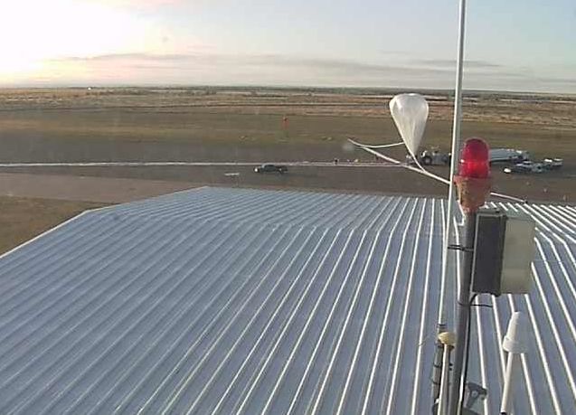 View of the starting of the inflation process using the webcam at Fort Sumner (Image: StratoCat)