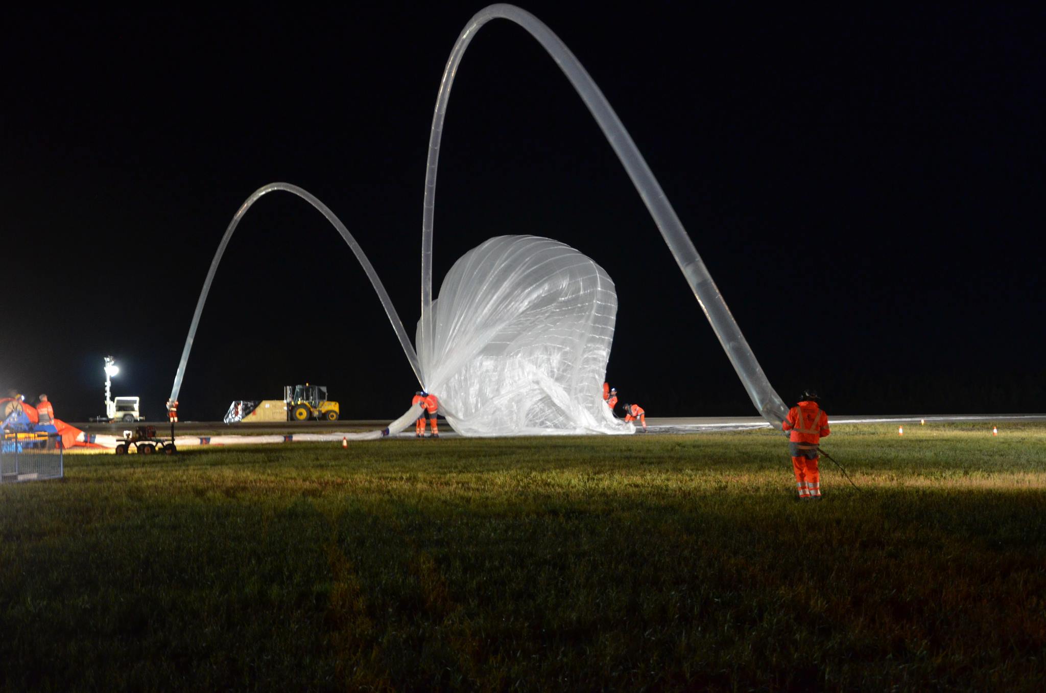 Beginning of the inflation of the 803z balloon