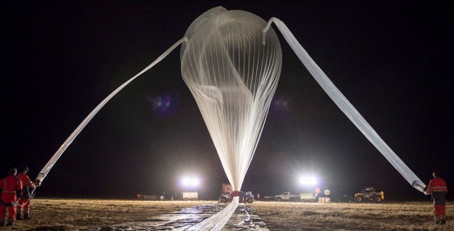 Main balloon inflation  (picture by: S&eacute;bastien Chastanet, CNES)