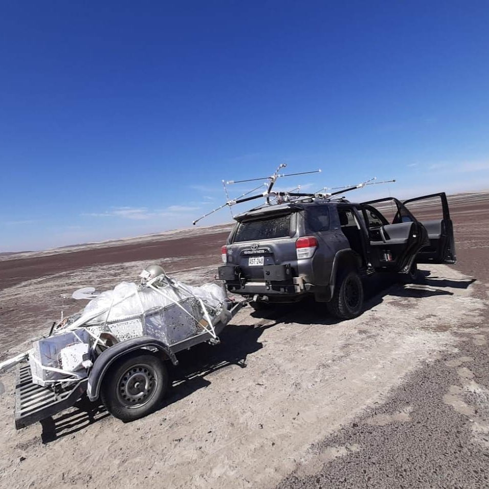 Image of the recovery operation of HBAL076 in the coastal desert of Peru by Ecologistica Peru