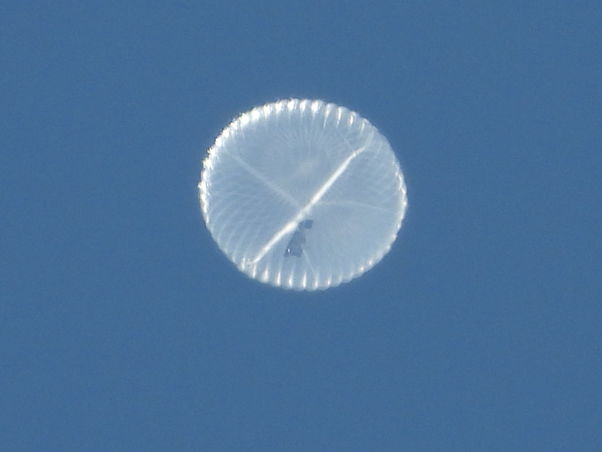 HBAL249 balloon spotted over northern Colorado on Aug. 3, 2020 (Image: twitter user @vcdgf555 )
