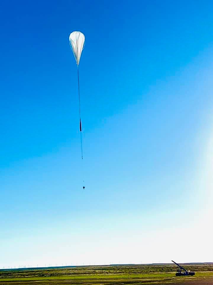 Balloon ascending (Image: Ross Hays)