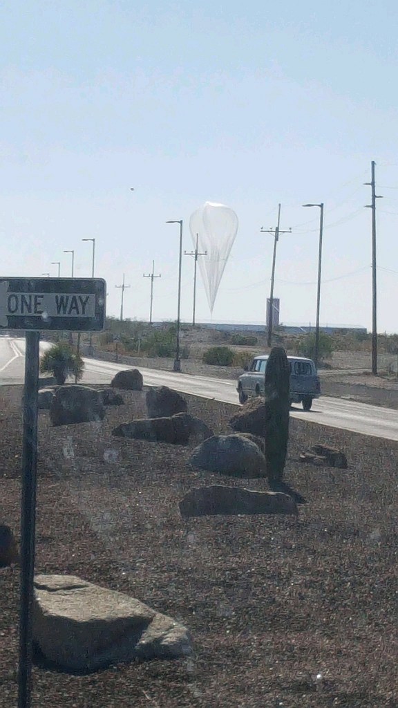 Image of the balloon before the explosion (Image published in twitter by Evan Schreiber, Tucson Now Reporter)